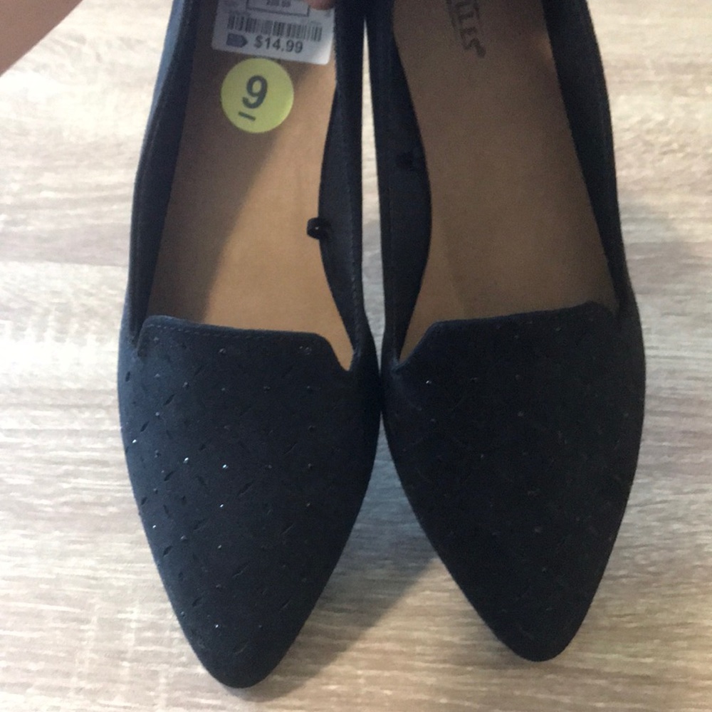 black flats